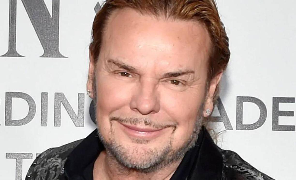 Fher de Maná: El cantante mexicano apareció con un rostro renovado en los Latin Grammys de 2018, fue ahí cuando su exesposa, Mónica Noguera, reveló que hace unos años él también se había realizado una cirugía en Los Ángeles. Pero, la vida del vocalista de Maná estuvo en riesgo cuando le cortaron una vena durante aquella operación.