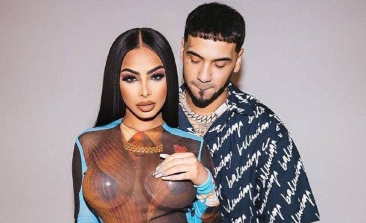 Desde que se confirmó el inicio de su relación, la pareja se ha vuelto muy controversial. 