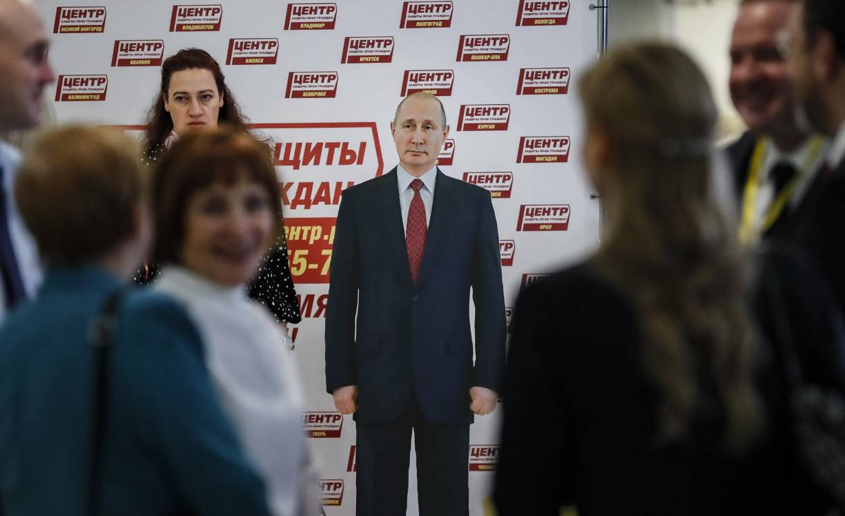 “¡No podemos quedarnos cruzados de brazos! Esta es la última oportunidad legal para que los ciudadanos expresen su desacuerdo con la política de las autoridades actuales”, afirmó en Telegram. “¡Los rusos tienen que elegir!”. 