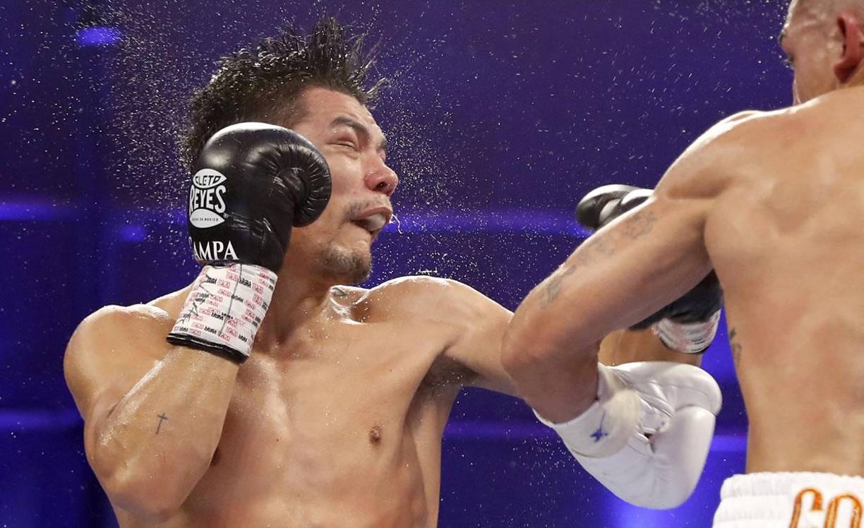 Momentos antes de que Pedro Campa visitara la lona en el séptimo round.