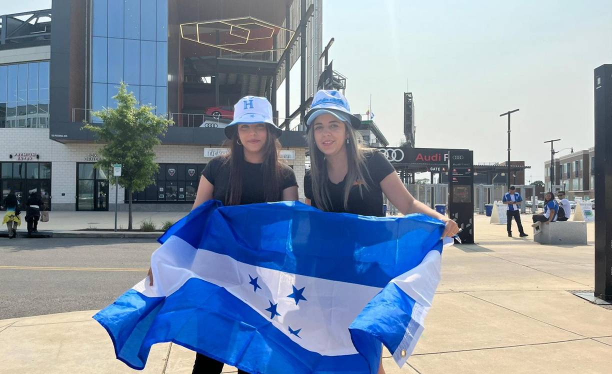 Estas dos hermosas chicas hondureñas cautivaron en Washington en la previa del amistoso Honduras vs Venezuela.