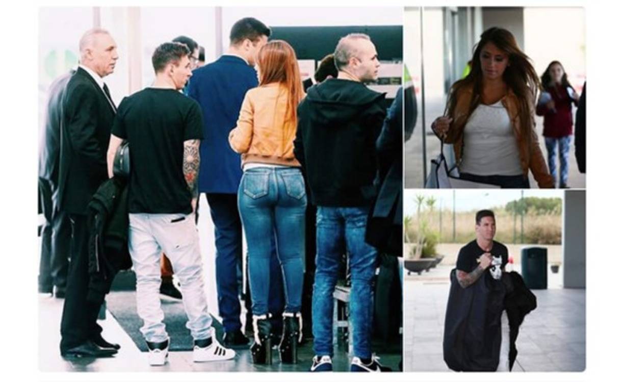 Argentine football star Lionel Messi and bride Antonella Roccuzzo pose for photographers just after their wedding at the City Centre Complex in Rosario, Santa Fe province, Argentina on June 30, 2017.<br/>Footballers and celebrities including pop singer Shakira gathered Friday for the 'wedding of the century' in Lionel Messi's Argentine hometown as the Barcelona superstar prepared to marry his childhood sweetheart Antonella Roccuzzo. / AFP PHOTO / EITAN ABRAMOVICH