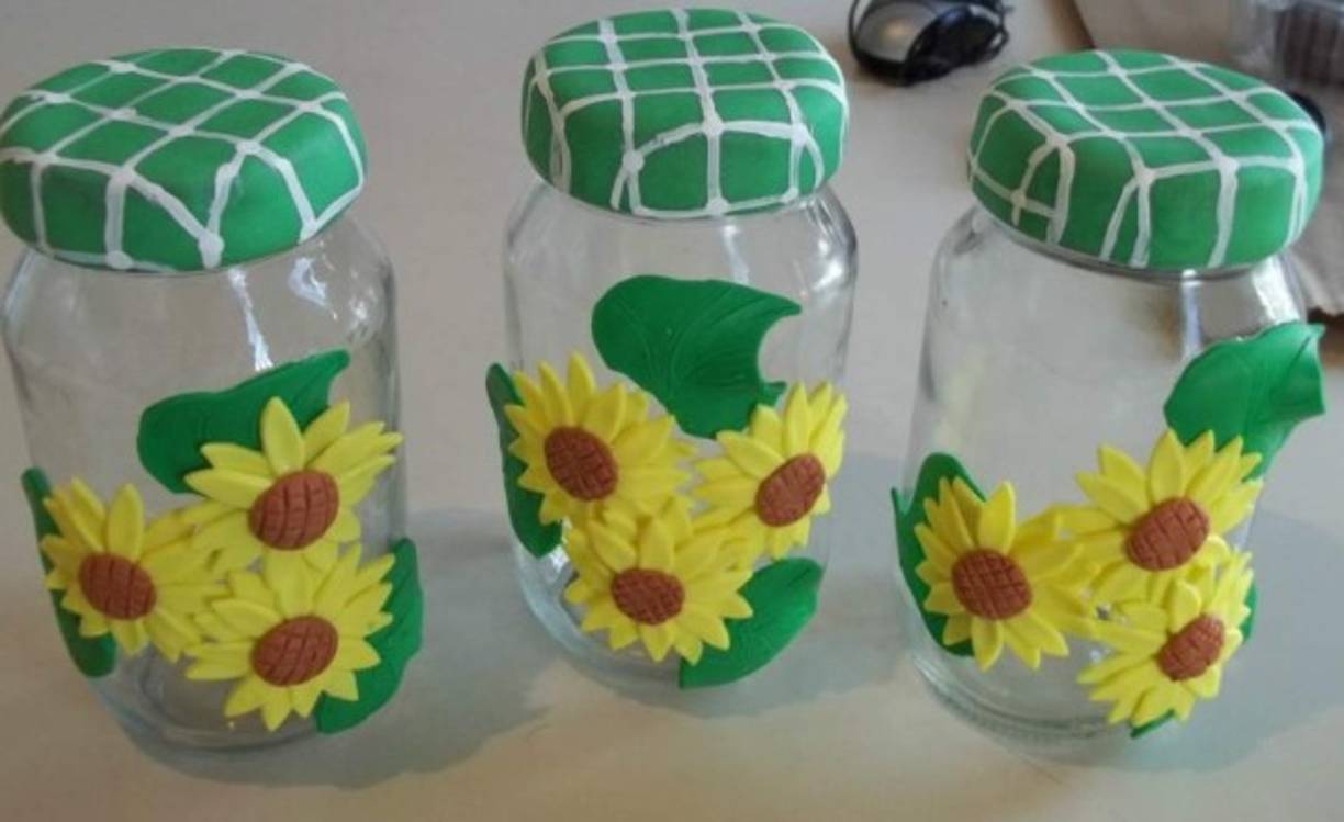 La creatividad será su mejor aliada a la hora de decorar estos botes.