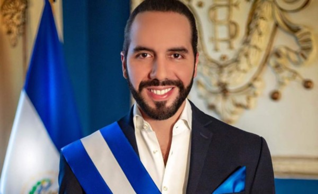 Nayib Bukele, el presidente milenial del hermano país El Salvador, vive momentos claves en la lucha por aplanar la curva de casos de COVID-19 entre la población.