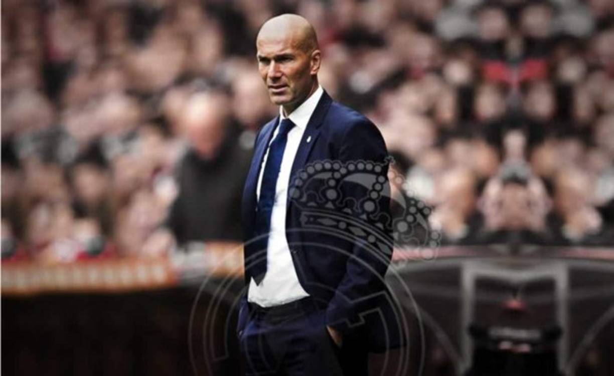 Según informa Corriere della Sera, la Juventus de Turín sueña con fichar a Zinedine Zidane para su banquillo. La Vieja Señora fue el otro gran club europeo como jugador de campeón del mundo, y una salida natural cuando su etapa blanca llegue a su fin. Según la citada información sería Agnelli, máximo dirigente turinés, el que más se ha empeñado en lograr la contratación del exjugador.