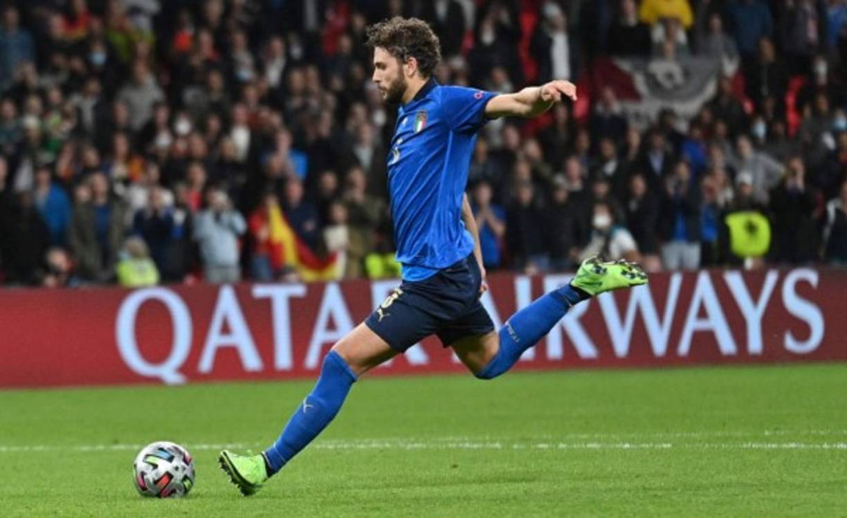 Uno de los objetivos centrales de la Juventus para este verano es el fichaje de Locatelli, jugador del Sassuolo. El italiano, que está realizando una gran Eurocopa, podría dar el salto al grande de Italia en un fichaje que oscilaría entre los 40 y los 45 millones de euros. El Arsenal y el Dortmund están al acecho. Foto AFP.