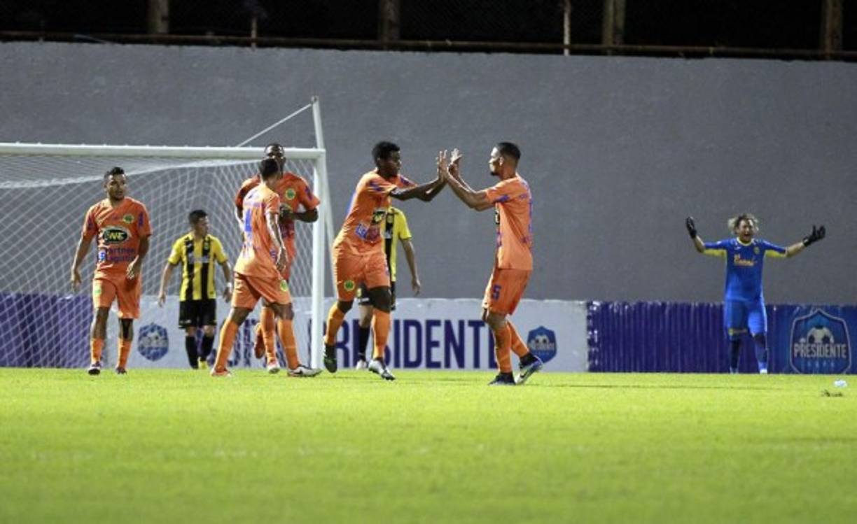 Marvin Barrios marcó el tanto del descuento del Parrillas One ante Real España. Foto Yoseph Amaya