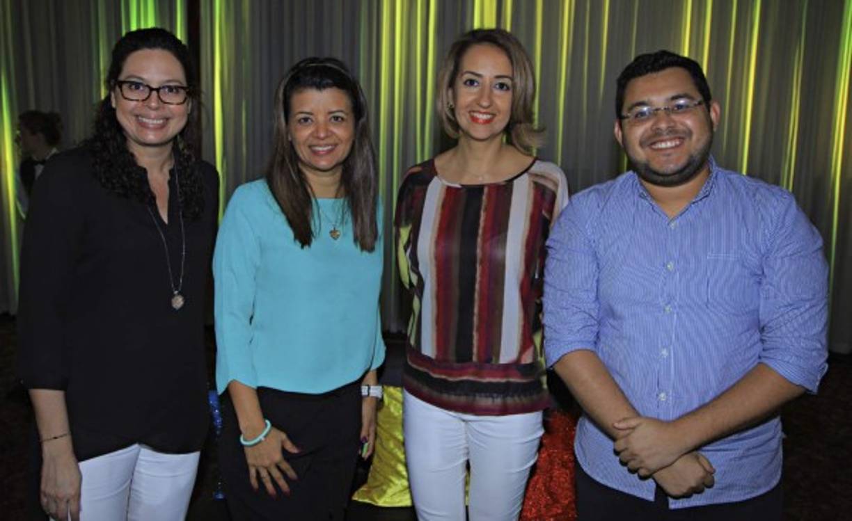 Claudia McNab, Patricia Wilson, Koritza Álvarez y José Miguel Portillo