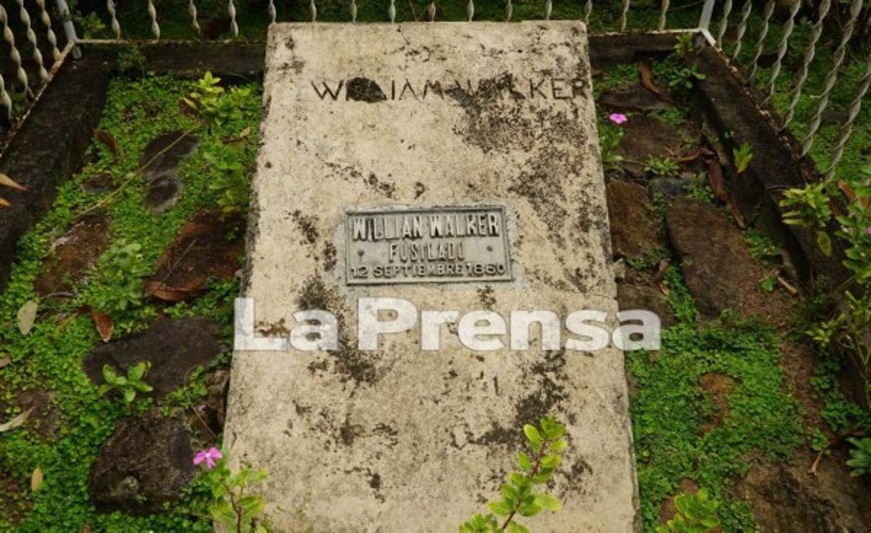Imagen de la tumba del filibustero estadounidense William Walker, quien fue ejecutado en estas tierras.<br/>