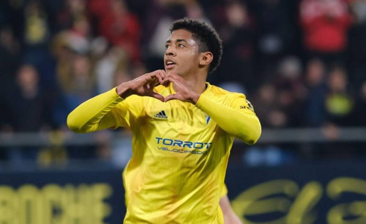 Antony 'Choco' Lozano ha sido la sorpresa del día en el mercado de fichajes en España. El dealntero hondureño podría dejar el Cádiz CF, donde ha pasado de ser clave para el ascenso a Primera al banquillo en este inicio de temporada. <br/><br/>Según publica el Diario de Cádiz, el Leganés, que descendió a Segunda División, ofrecería cinco millones de euros al club cadista por el fichaje del atacante de 27 años. El cuadro pepinero es dirigido por José Luis Martí, quien ya tuvo a Lozano bajo su mando en el Tenerife.