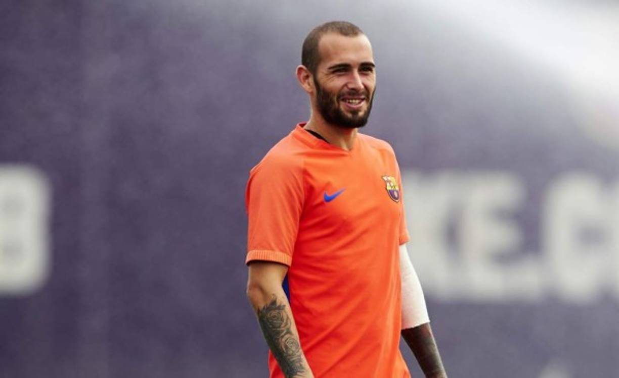 La Gazzetta dello Sport informa que el agente de Aleix Vidal ha sido visto en Milan, lo que abre la especulación con una posible negociación con el Inter. La Roma también le sigue la pista y le tendría muy en cuenta en caso de que se torcieran las conversaciones para la renovación de Alessandro Florenzi.