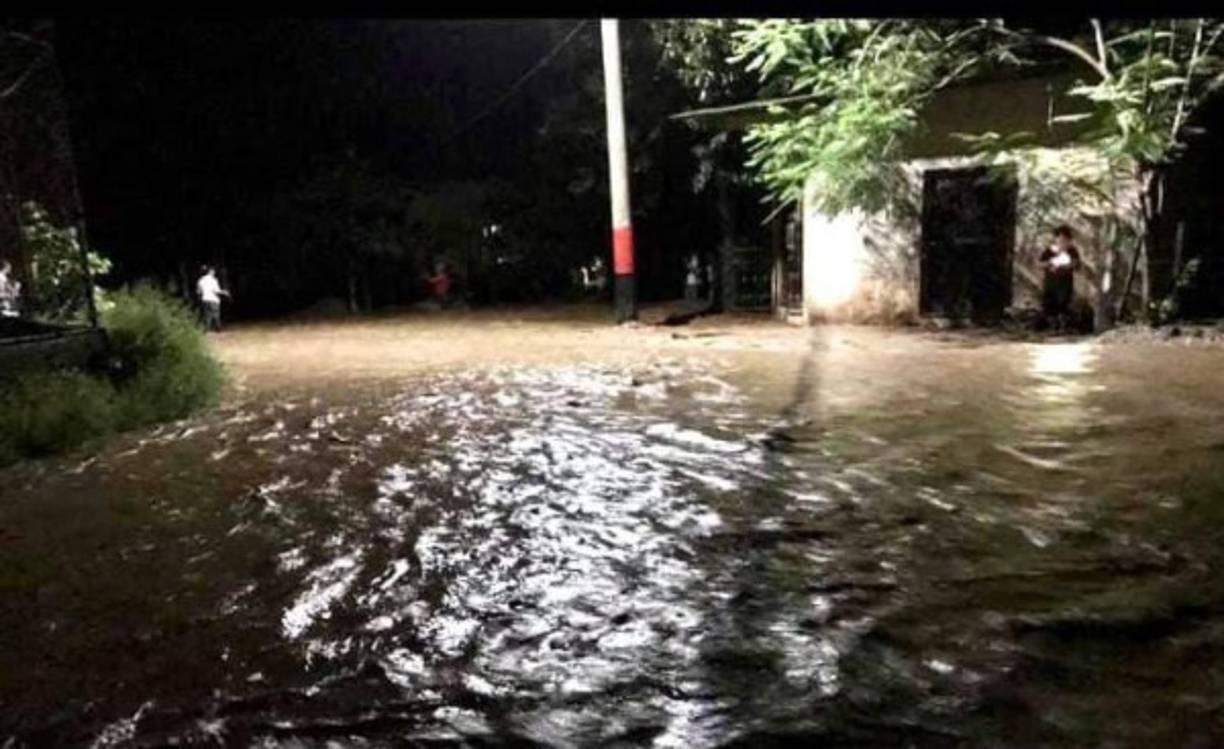 Más de 2,000 personas fueron evacuadas durante la noche del Caribe nicaragüense, mientras las autoridades habilitaban albergues para los posibles damnificados por el ciclón.