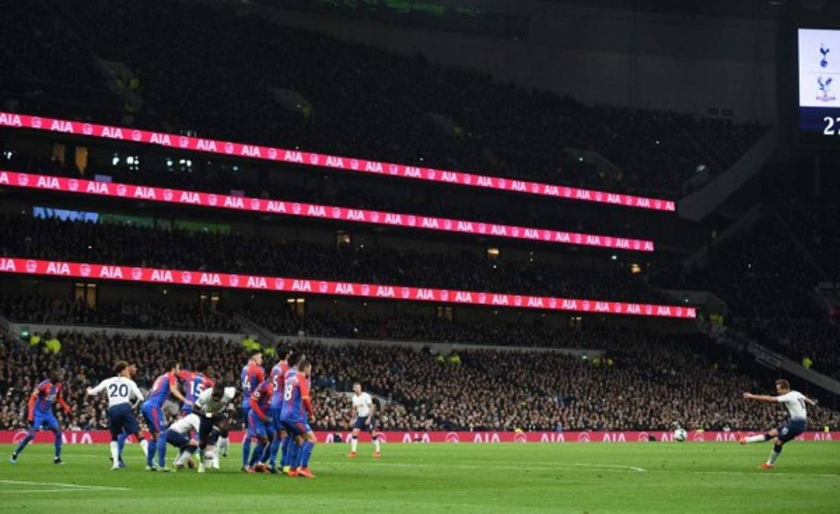 El Tottenham Hotspur Stadium, nombre que lucirá a la espera de un socio patrocionador, fue inaugurado con el partido entre Tottenham vs Crystal Palace. Ganó el club local 2-0.