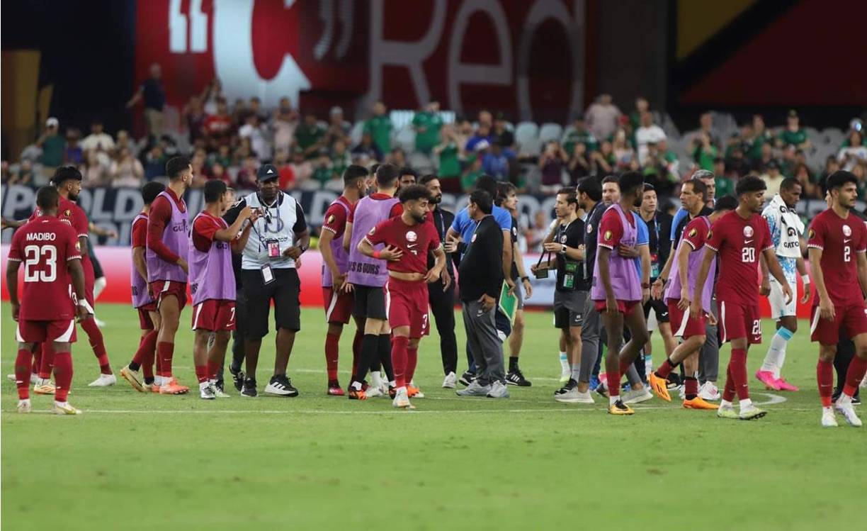 Los jugadores qataríes se molestaron por el festejo de los hondureños tras el empate.