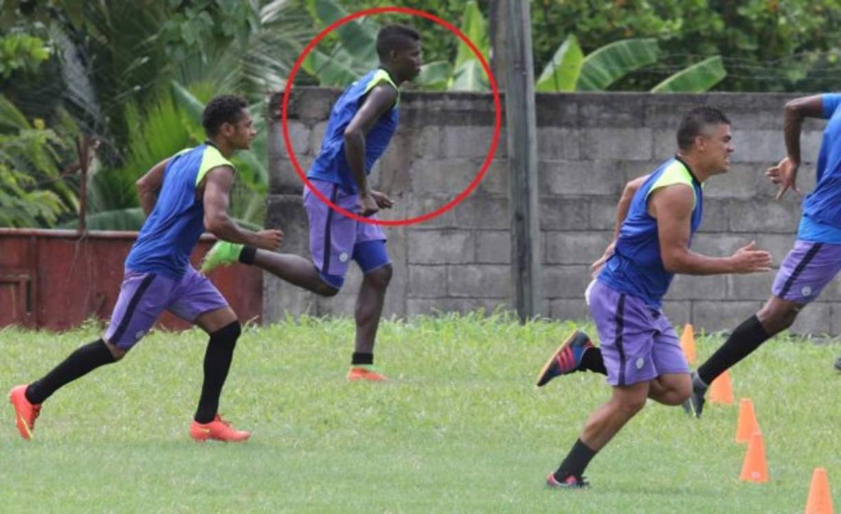 Denis Suazo, ex defensa del Victoria y Marathón, ha firmado contrato con el PSG de San Manuel, nuevo club en la Liga de Ascenso.