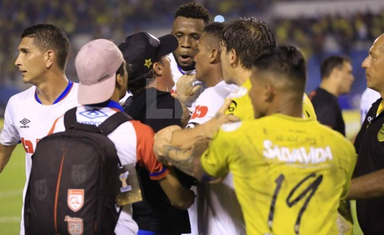 La molestia era evidente en Pedro Troglio tras el final del partido.