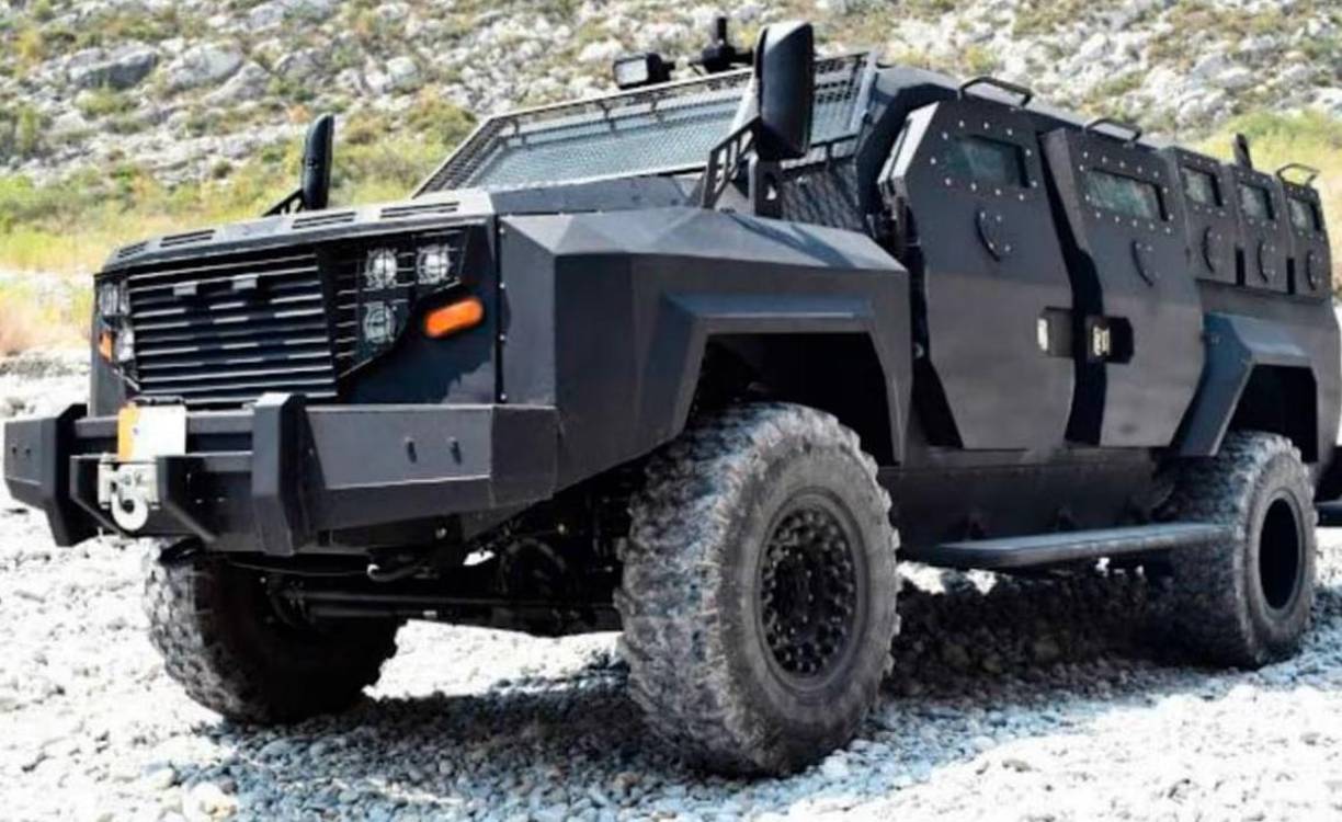 Gustavo Sánchez reveló que el Black Mamba Sandcat tiene capacidad para trasladar a unos 12 agentes en su interior. 