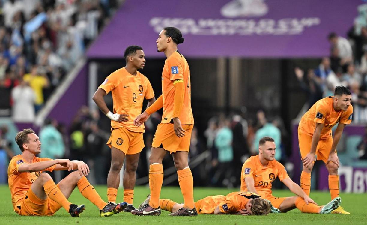 La tristeza de los jugadores de Países Bajos tras caer eliminados en penales.