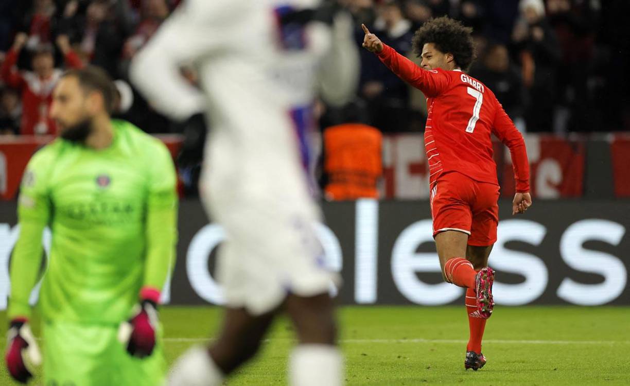 La celebración de Serge Gnabry tras su gol para el 2-0 del Bayern Múnich contra el PSG.