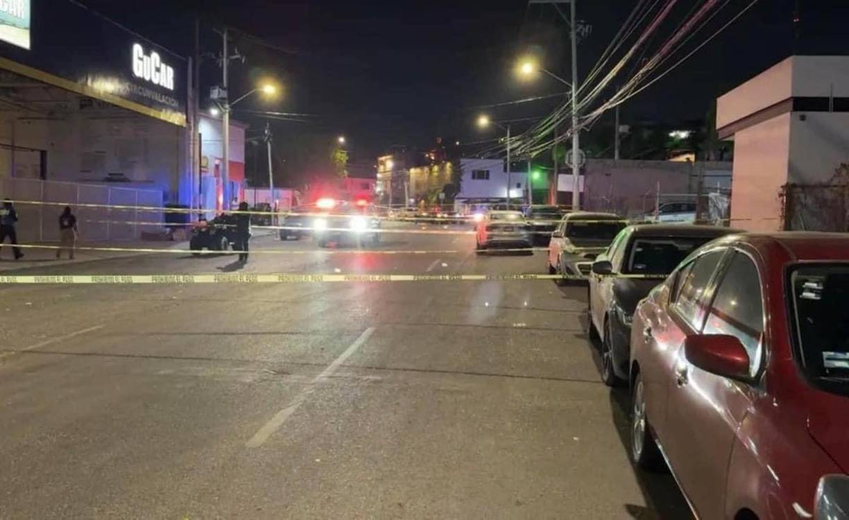 Por su parte, el gobernador de Querétaro, Mauricio Kuri, avisó en un mensaje en redes sociales que “todo el sistema de seguridad de Querétaro está movilizado para dar con los criminales que atacaron un restaurante de la capital”.