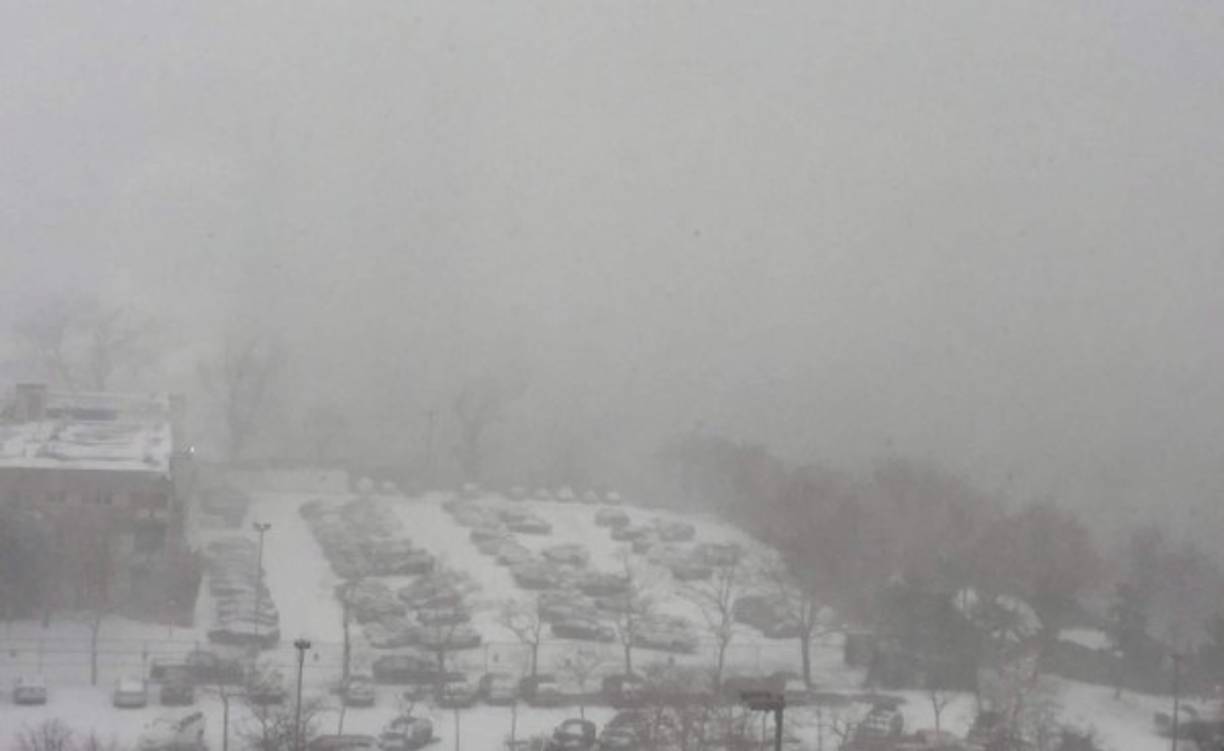 Los neoyorquinos despertaron esta mañana con temperaturas extremas y grandes acumulaciones de nieve.