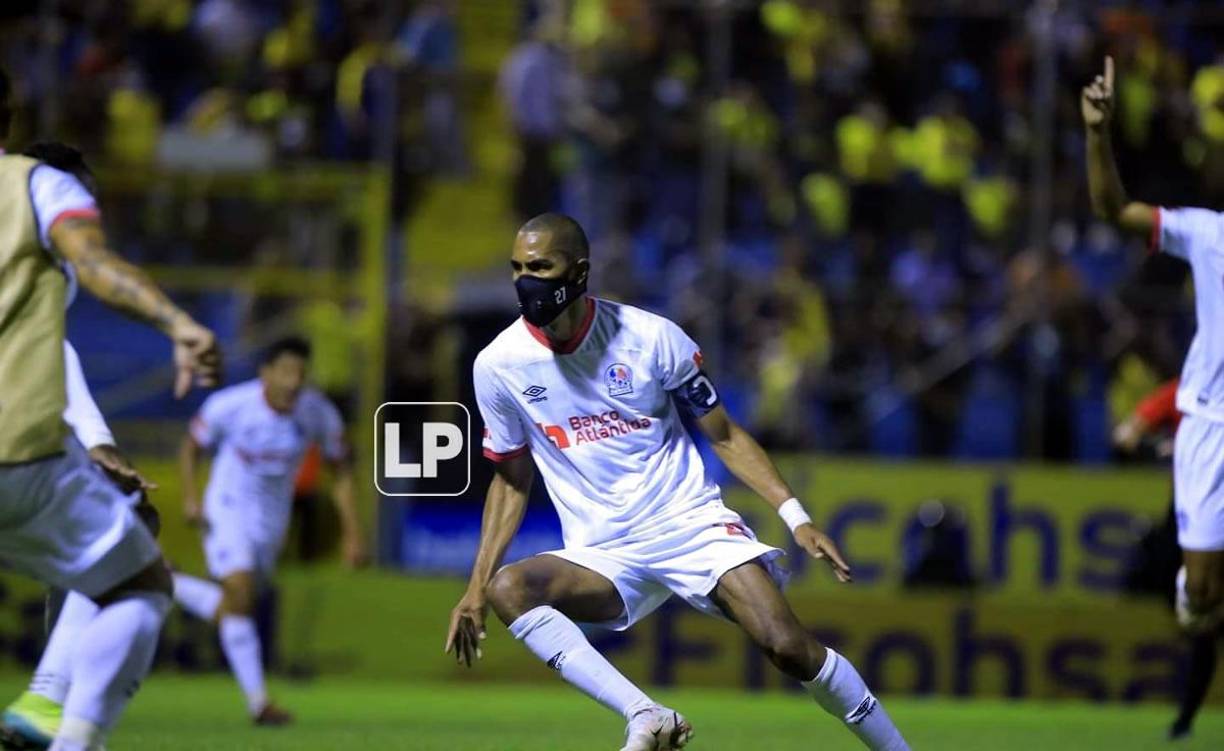 Jerry Bengtson fue el hombre del partido al marcar el gol que selló la Copa 34 del Olimpia.