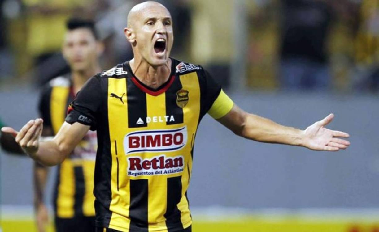 El Real España tiene un plan B para su banquillo en caso de que Carlos Restrepo tome las riendas de la Selección de Panamá. Se trata de Julio 'Palomo' Rodríguez, quien es la opción que maneja la Máquina si se va el técnico colombiano. El uruguayo ya cuenta con la licencia de entrenador para poder dirigir cualquier equipo de primera división.