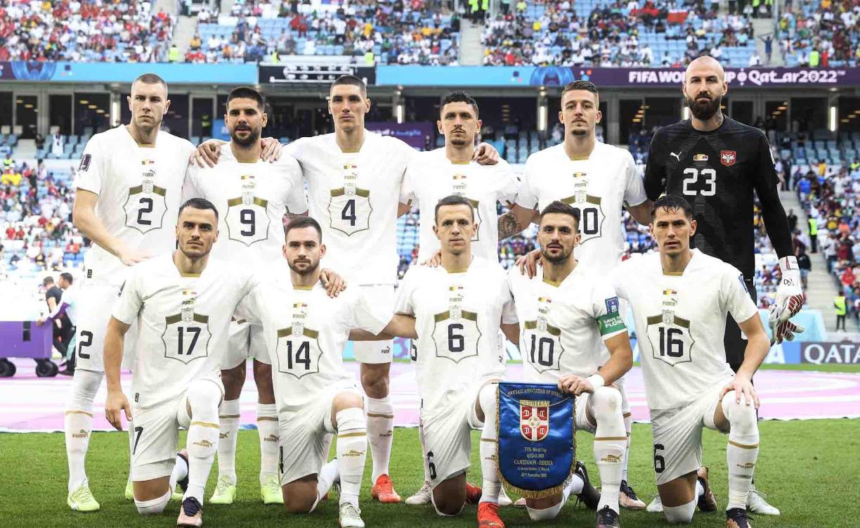 Escándalo en la selección de Serbia. Dos futbolistas de Serbia son acusados de meterse supuestamente con las esposas de sus compañeros.