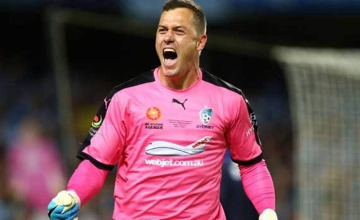 Daniel Vukovic: Portero de 32 años de edad que pertenece al KRC Genk en la Jupiler Pro League de Bélgica. Es de los más experimentados.