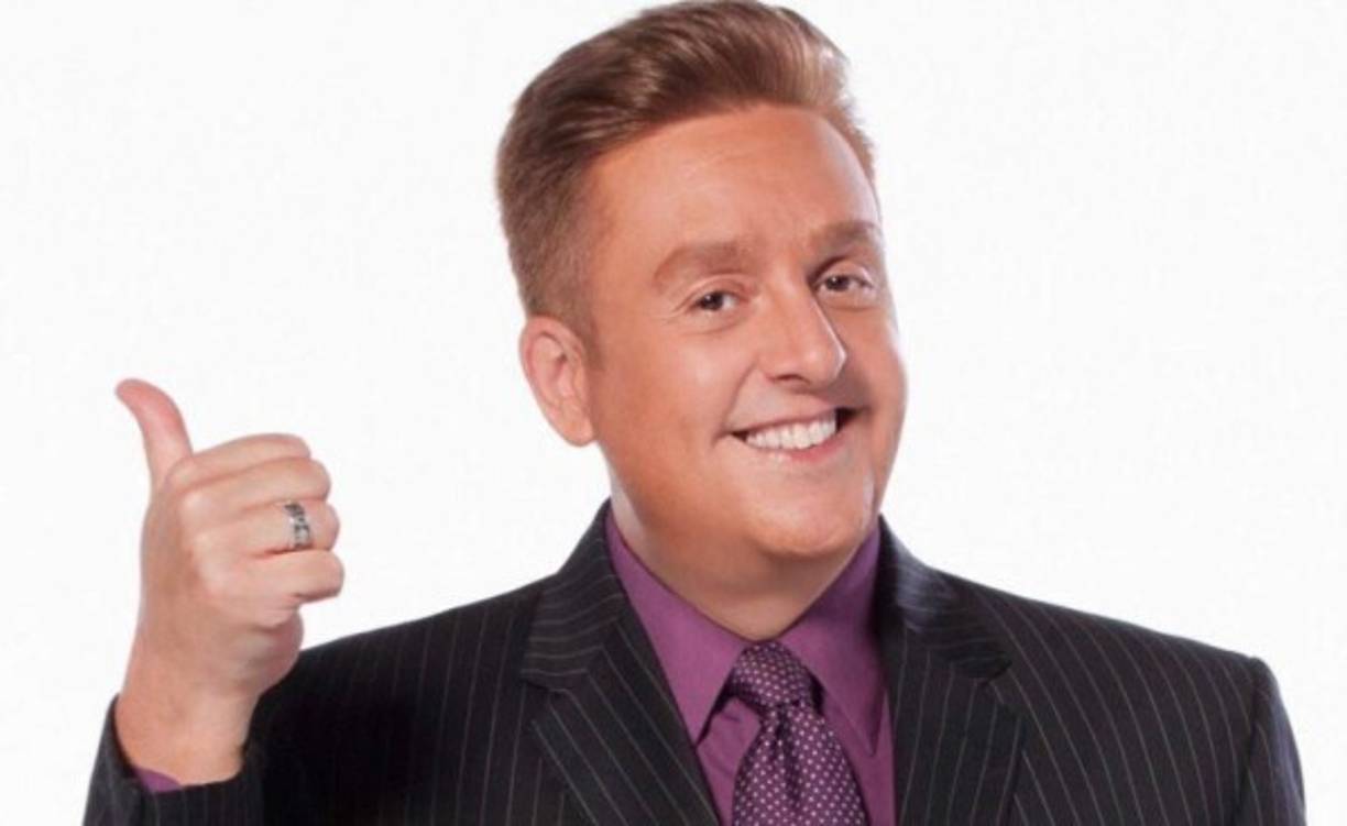 Don Vicente Fernández confesó que está dispuesto a golpear al conductor. 'No he visto a Daniel Bisogno, pero un día lo voy a ver y yo no me quedo con nada. Yo creo que una cachetada no se la va a quitar, porque es muy puerco, eres muy puerco Daniel, no mides las consecuencias', expresó.