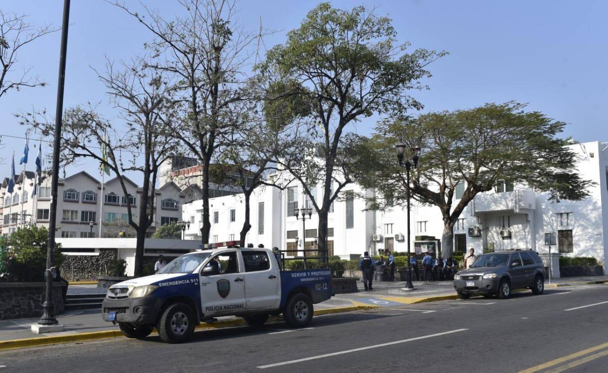 El fin de semana también trascendieron fotografías y entrevistas del alcalde que confirmaban una alianza con el designado presidencial Salvador Nasralla denominada “por Honduras y por la democracia”.