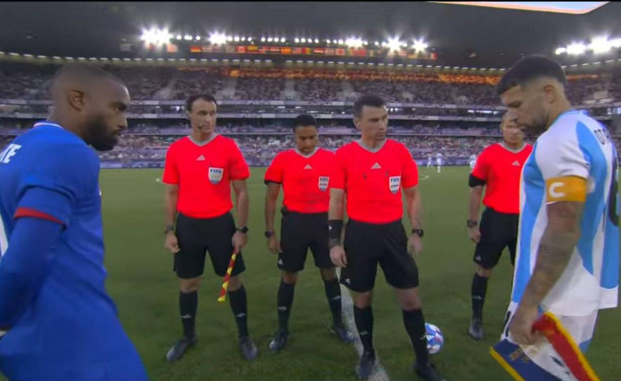 Para este duelo, Honduras dijo presente y es que Said Martínez fue parte de la cuarteta arbitral en el Francia VS Argentina por los cuartos de final de los Juegos Olímpicos.
