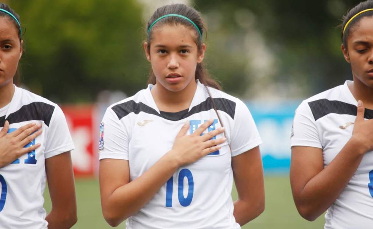  A finales del 2015, Honduras recibió el Premundial Sub-20 femenino que marcó un antes y un después para las jóvenes nacionales. Fue el punto de partida para un crecimiento y una de las grandes ispiraciones fue Elexa Bahr.