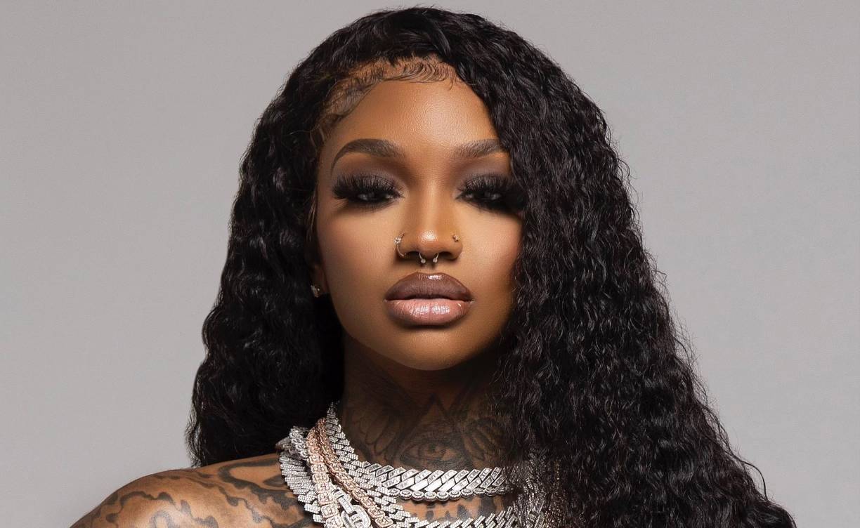 Trabajó con el sello de Gucci Mane desde 2020 hasta 2022, y en 2023 se lanzó como artista independiente.