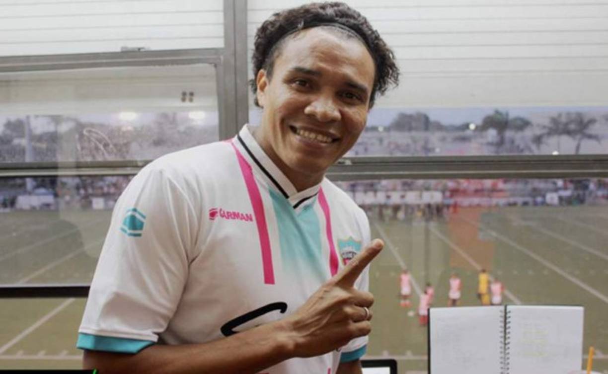 “Siempre he querido venir y entrenar a los chicos, enseñarles y ya tengo años de estar enseñándoles a los menores, y pues gracias al Señor estamos ahí madurando con niños de liga mayor y ahí vamos”, comentó Rambo al referirse sobre la idea de ser DT.