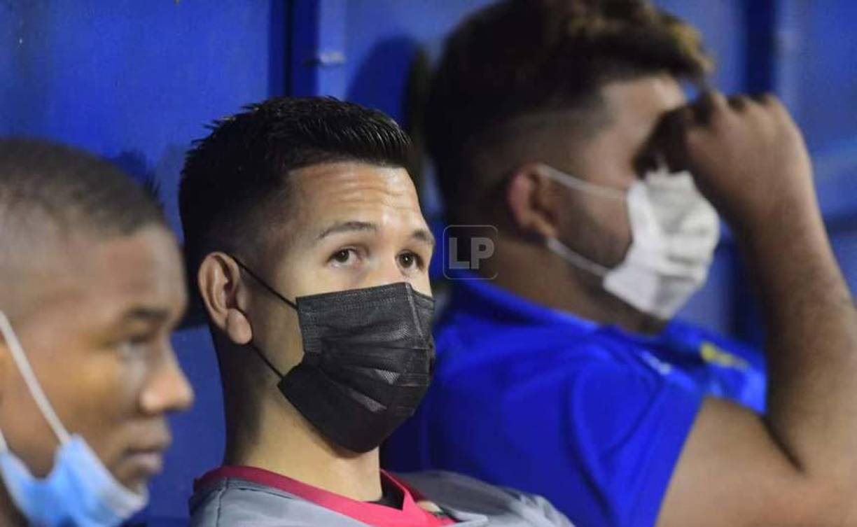 El portero Michael Perelló del Real España y su tristeza tras perder la final.. El arquero planeaba casarse el 23 de diciembre, pero la trasladó para el domingo 27 de diciembre debido al partido frente al Olimpia.