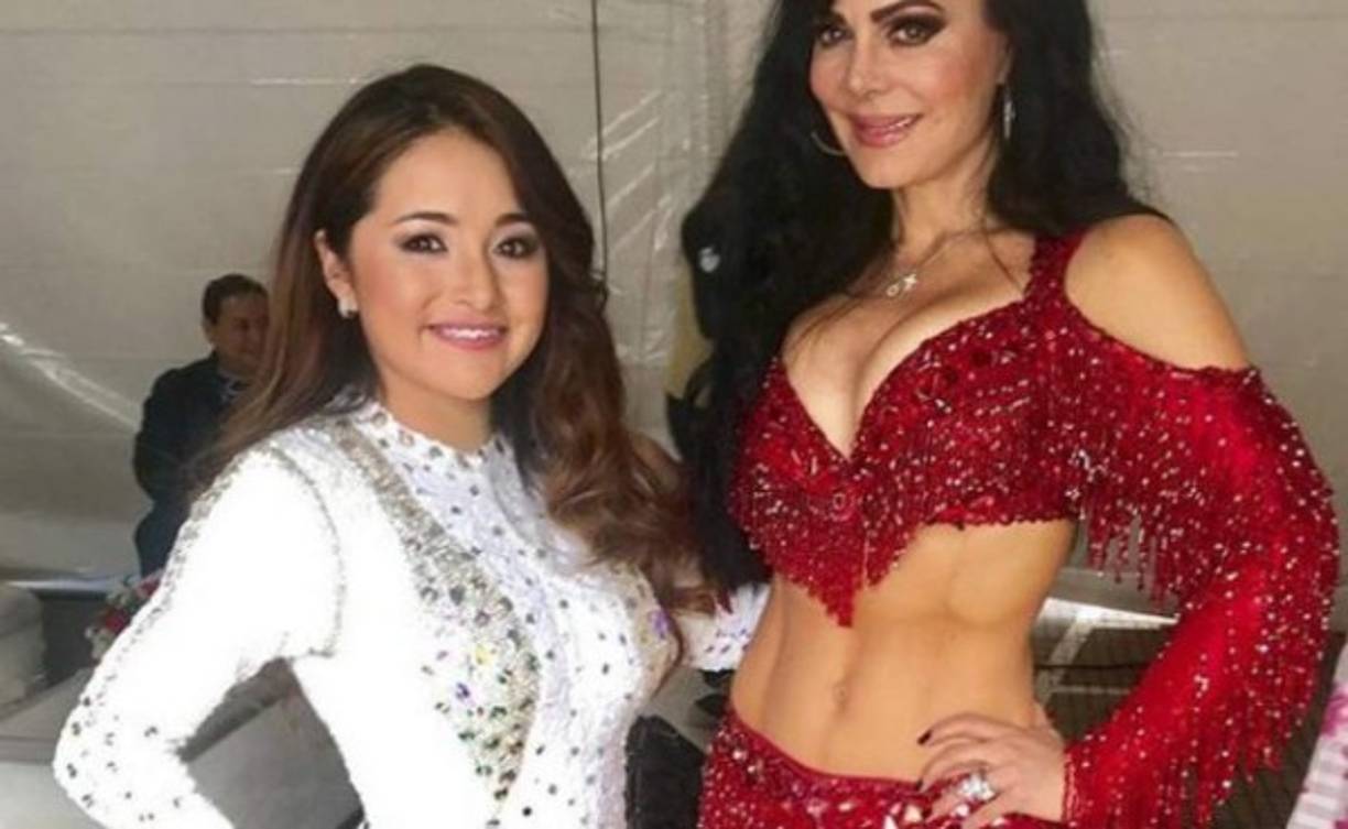 Gracias a su esfuerzo ha logrado codearse con reconocidas estrellas mexicanas como la actriz y cantante mexicana Maribel Guardia.