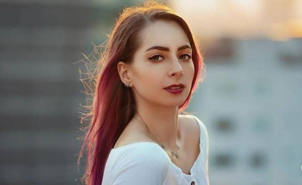 La famosa se pronuncio “En ningún momento ofrecí servicios de terapia [...] En esta plataforma empecé a meter diferentes cosas de las que ya he hecho y me he certificado [...] Nunca mencioné ni dije nada de terapias psicológicas ni psicoterapia”.