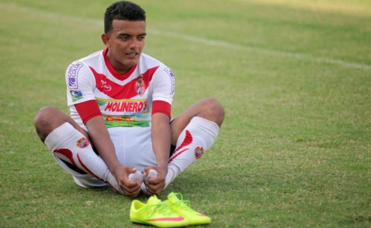 El mediocampista hondureño Osman Melgares sigue sin presentarse a la pretemporada de la Real Sociedad, donde es esperado.