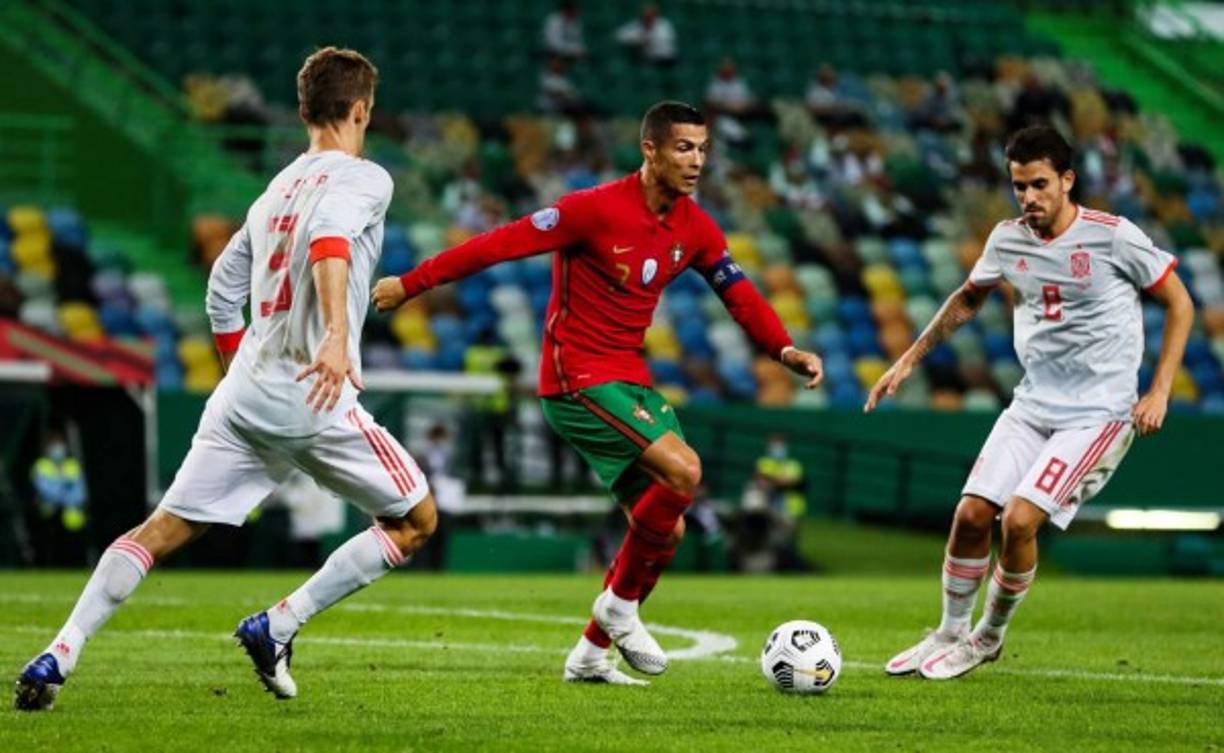 Al momento del robo, Cristiano Ronaldo se encontraba jugando con la Selección de Portugal en el amistoso ante España en el estadio Jose Alvalade de Lisboa.