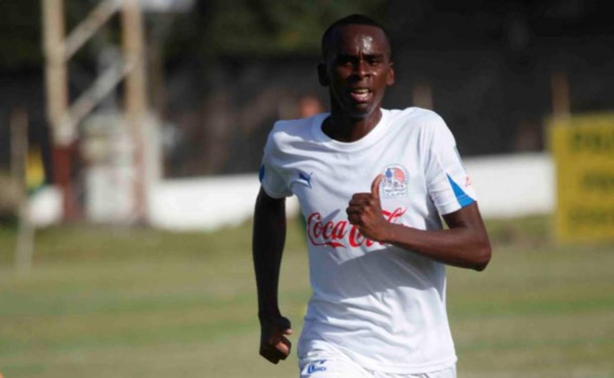 Bryan Johnson, que jugó con el Vida en el pasado campeonato, podría volver al Honduras Progreso, con el que ya militó cuando estaba en segunda división. El defensa pertenece al Olimpia.