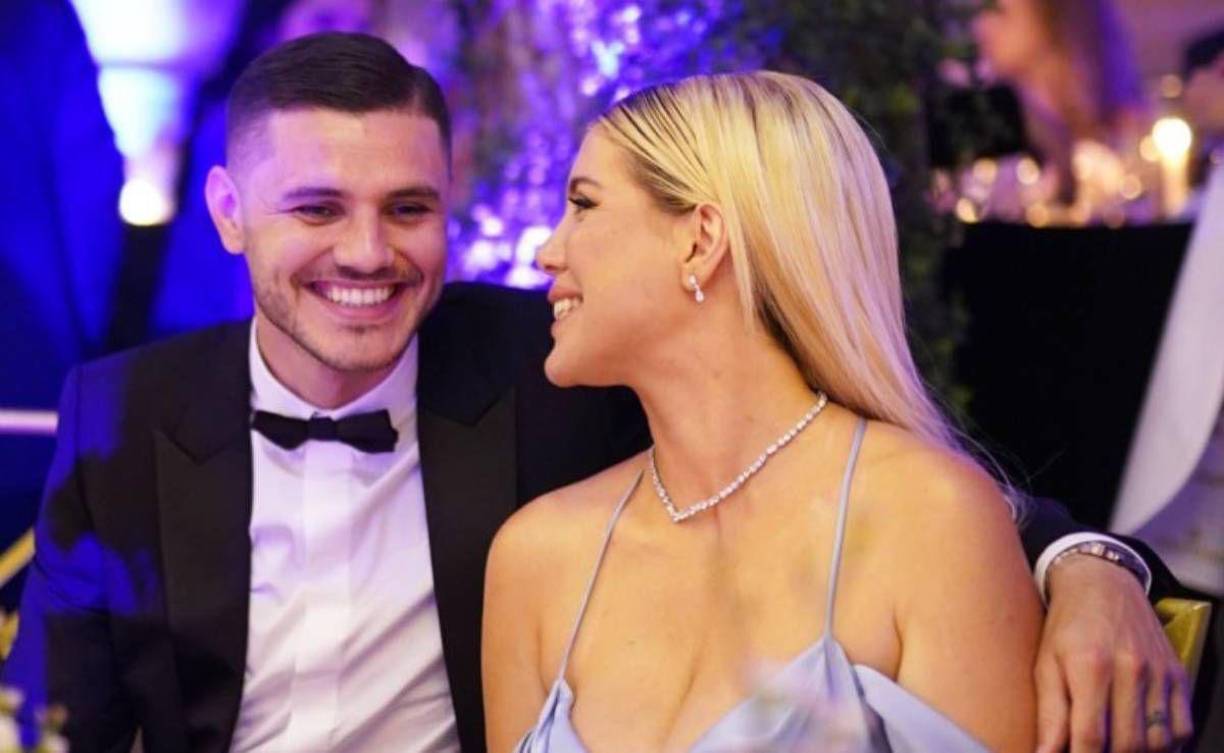 Wanda Nara habló días atrás en el programa ‘Intrusos’ sobre su trabajo como agente del delantero del Galatasaray: “Lo único que me falta es ponerme las botas y entrar a la cancha. Mi papel es buscarle el mejor contrato que pueda tener. Yo soy la única representante de Mauro y sólo me ocupo de trámites y contratos. Creo que puede ser el goleador de antes. Depende de él, yo me ocupo de los papeles, falta que me meta a jugar yo”.