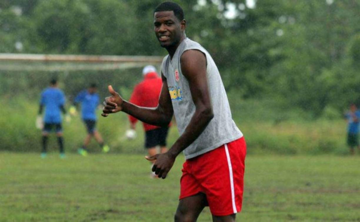 Jerrick Díaz: El experimentado delantero podría llegar al Atlético Choloma de la segunda división. Ha militado en clubes como Social Sol, Marathón, Platense y Vida.