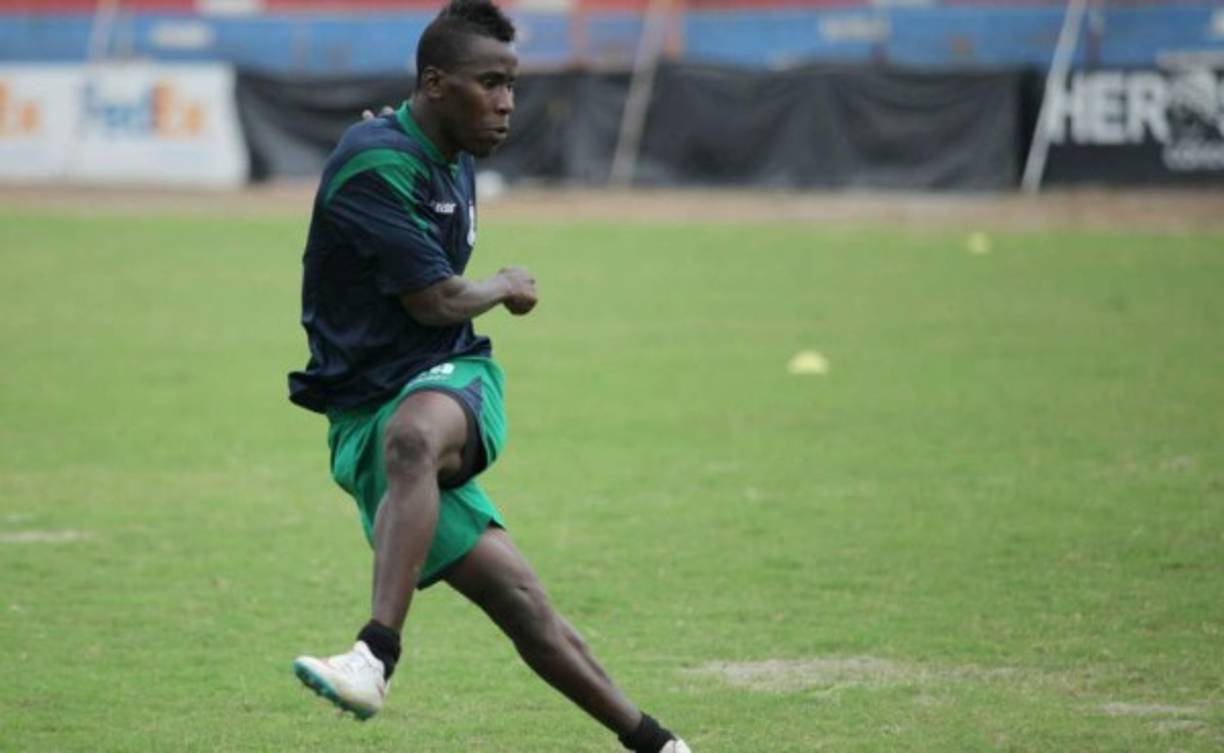 El delantero colombiano Roberto Riascos, quien jugó con Vida y Marathón en su momento, fue fichado por el Social Sol.