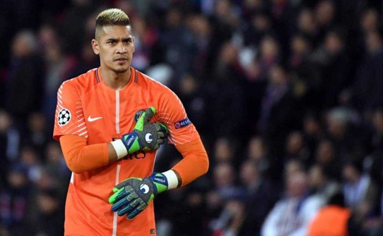 El portero francés Alphonse Areola saldría del PSG.