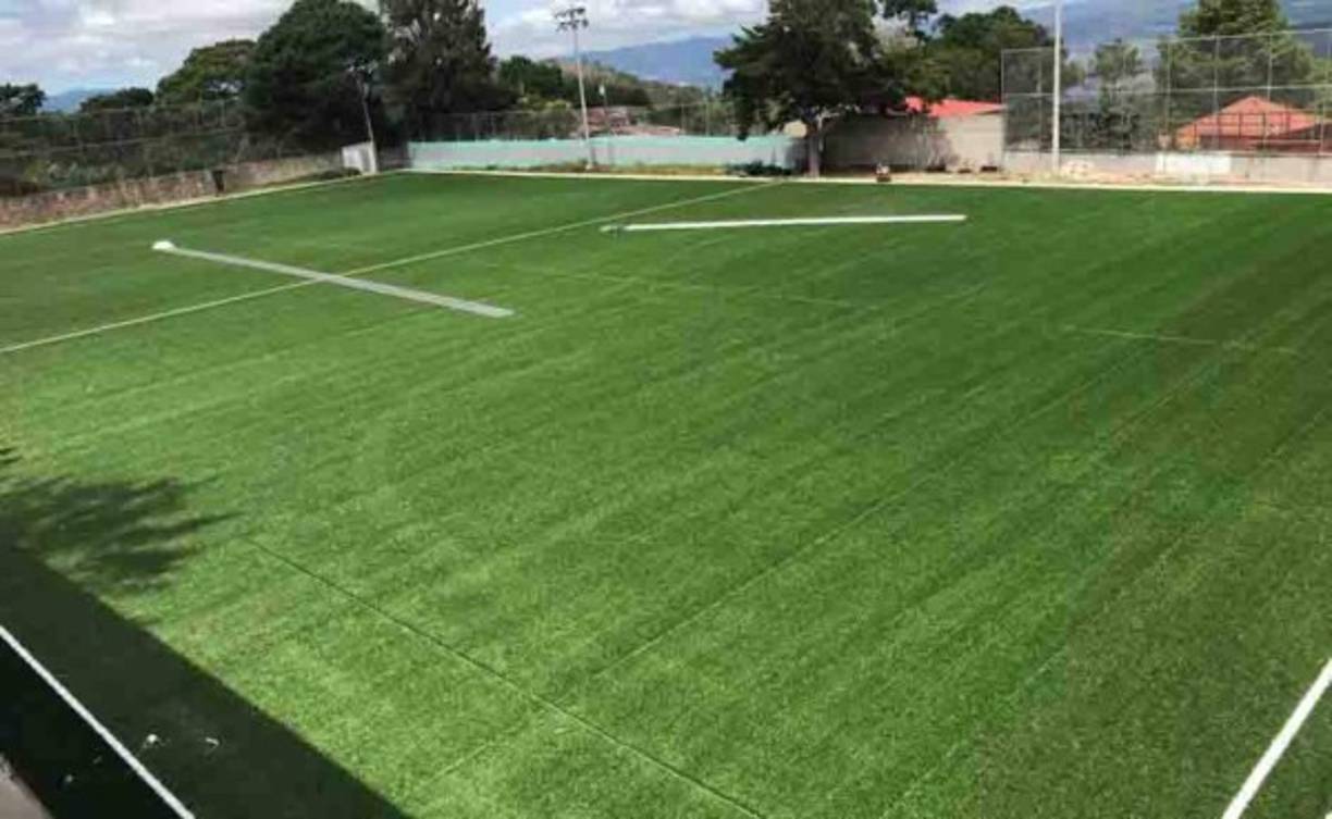 El complejo deportivo beneficia a miles de niños, jóvenes y adultos de la comunidad, así como a los turistas que visitan el pintoresco municipio.