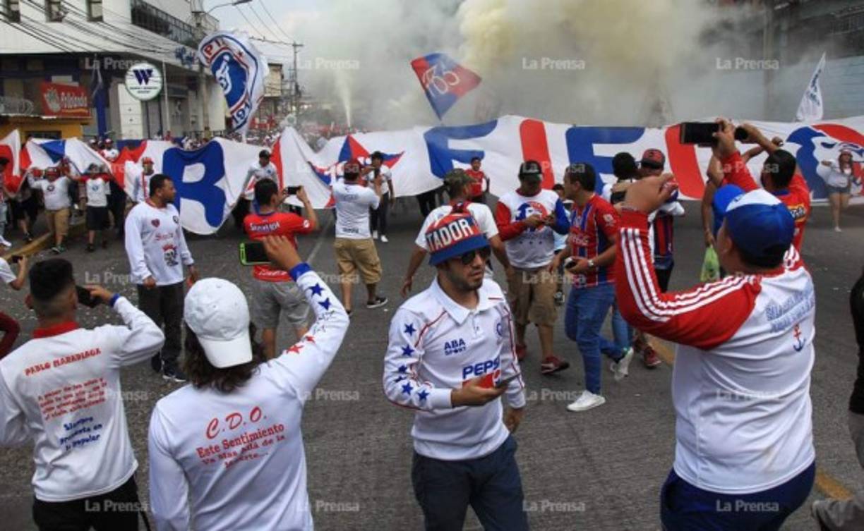 El ambiente de la barra del Olimpia fue espectacular.