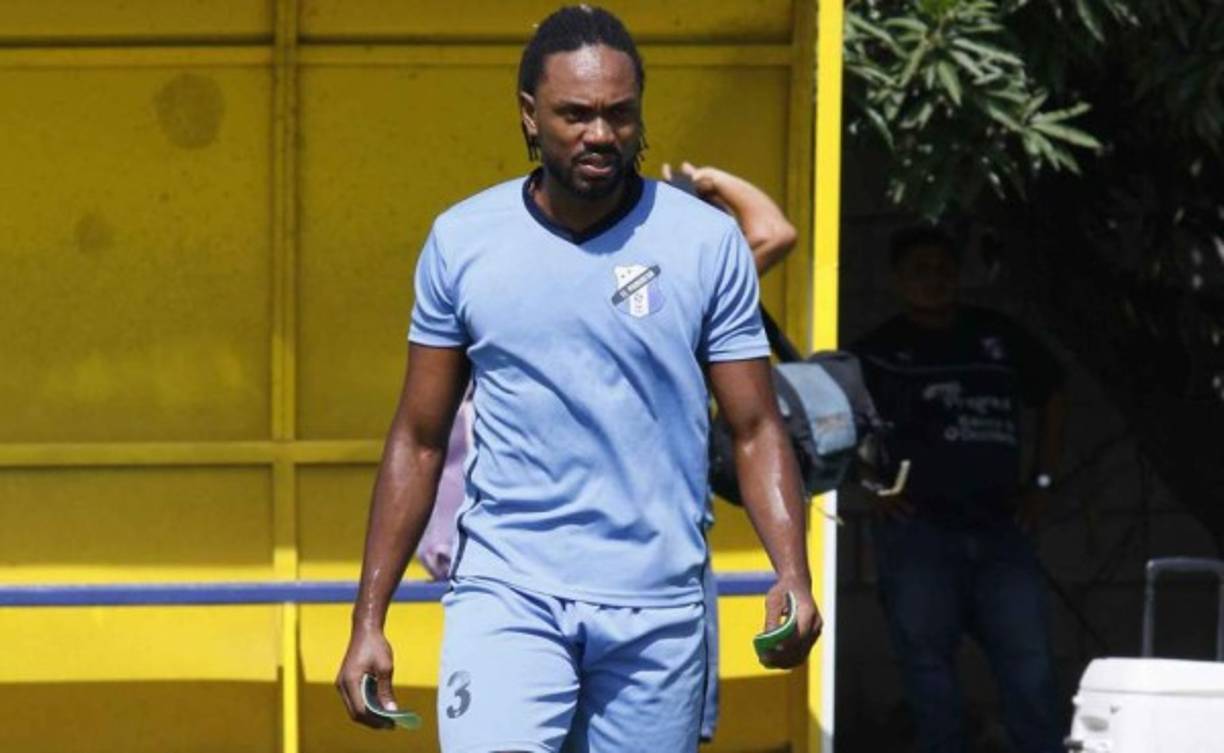 Roy Smith: El zaguero tico dejaría al Honduras Progreso para volver a su país, la Liga Alajuelense sería su nuevo club y todo está definido en un 90%.