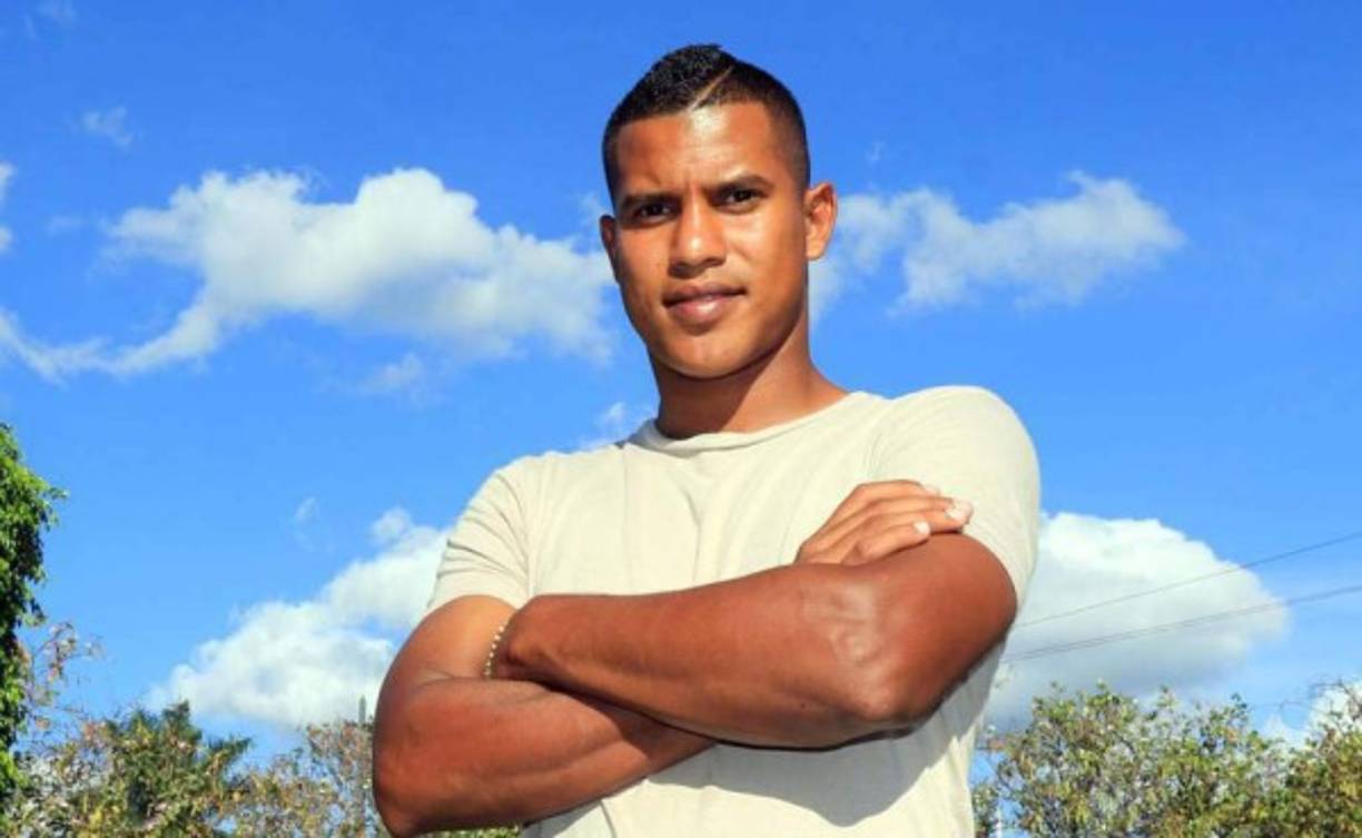 Óscar Salas: Tras anunciar su salida del Juticalpa, el talentoso mediocampista cuenta con varias ofertas y se ha conocido que el Marathón está interesado en ficharle para el próximo torneo. El volante anotó 7 goles en el Clausura 2019.