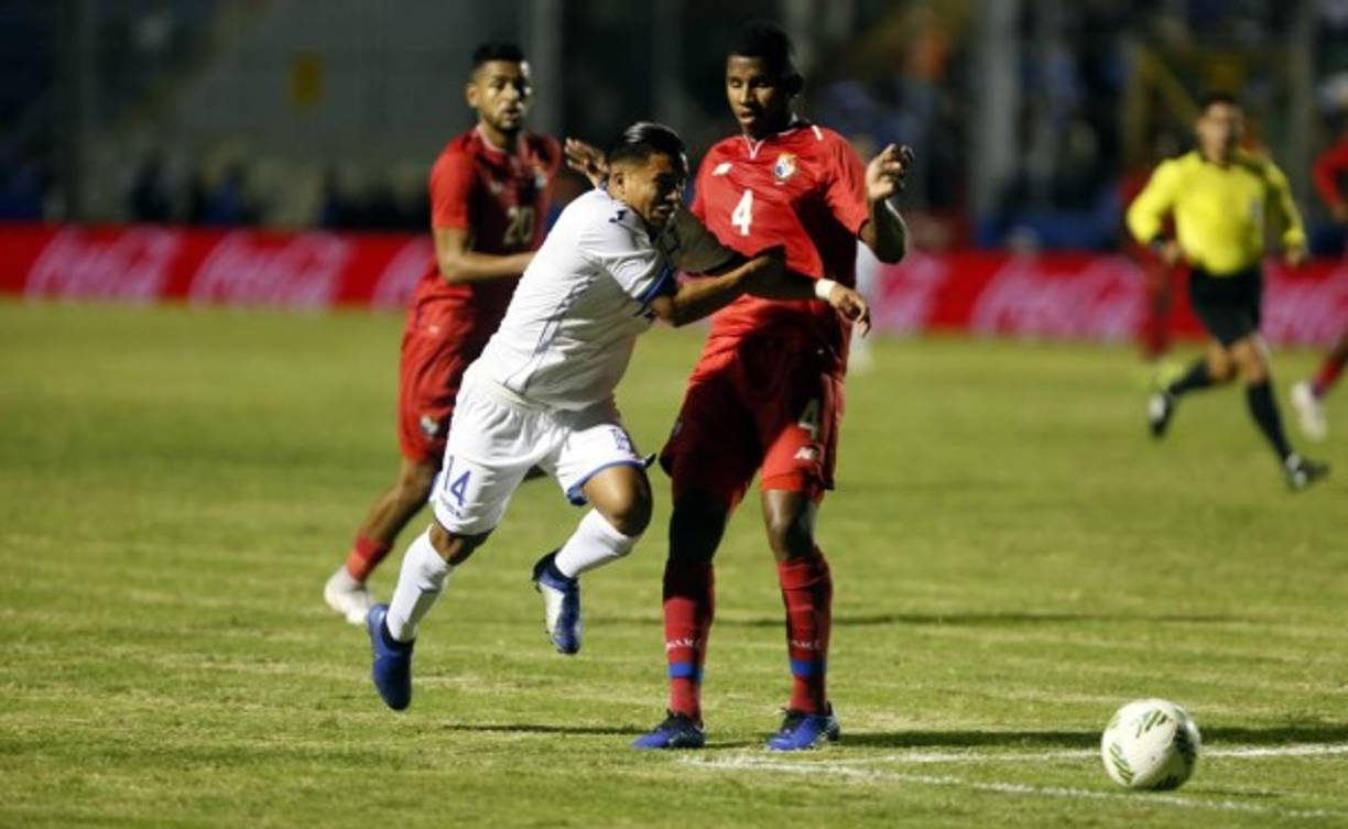 Michaell Chirinos - El extremo izquierdo a sus 23 años juega de titular en el equipo Lobos BUAP de la Liga MX. Ya ha estado en la Selección de Honduras.